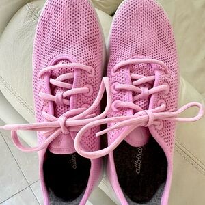 ALLBIRDS WOMEN's size 9 - Tree Runners - Buoyant Pink/Blizzard Sole